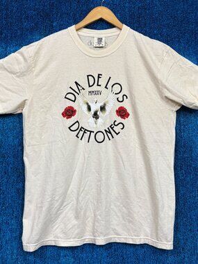 Deftones Dove and Roses Dia de los Deftones Festival Tee L
